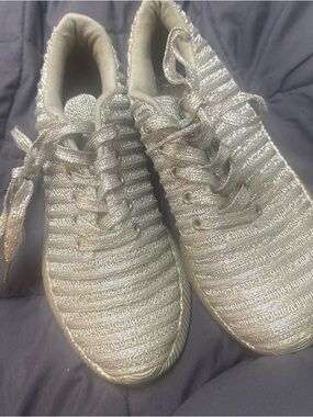 Women’s Metallic Knit Lace-Up Sneakers in Silver